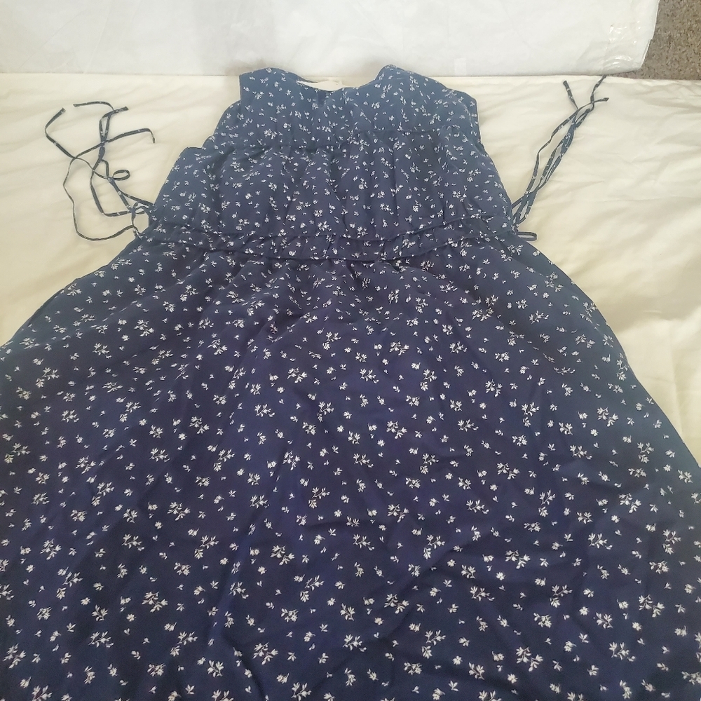 Dress - Picture 13 of 15